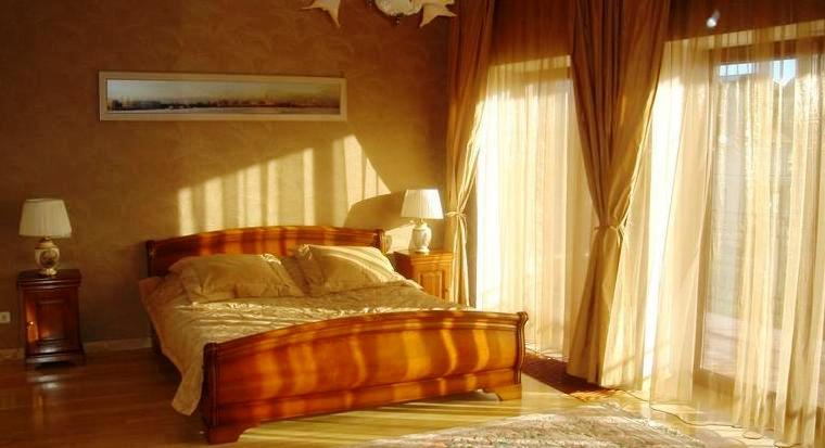 Шикарный дом в Юрмале на стороне реки...